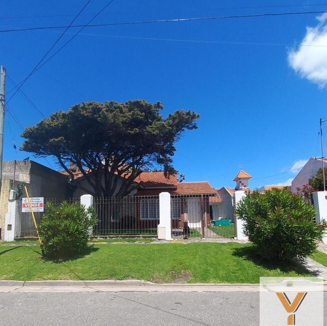 Foto de Casa en venta - 3 Dormitorios 2 Baños - Mar del Plata, imagen 1