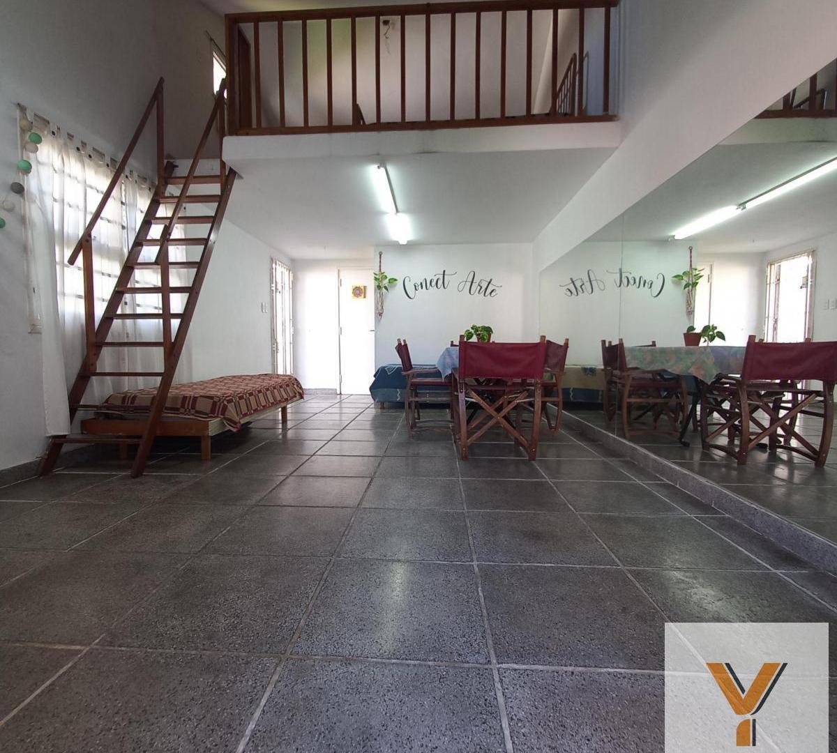 Foto de Casa en venta - 3 Dormitorios 2 Baños - Mar del Plata, imagen 2