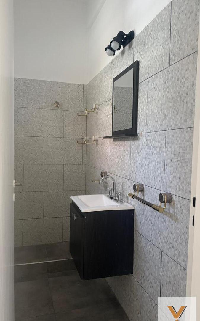 Foto de PH en alquiler - 1 Dormitorio 2 Baños - Morón, imagen 2