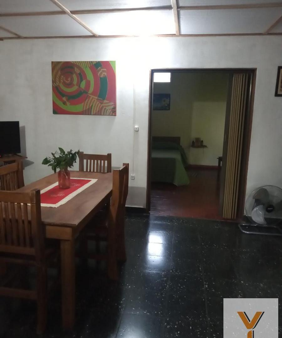 Foto de Casa en venta - 2 Dormitorios 1 Baño - Luján, imagen 3