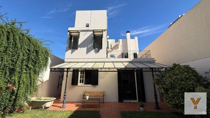Foto de Casa en venta - 4 Dormitorios 5 Baños - Tandil, imagen 1
