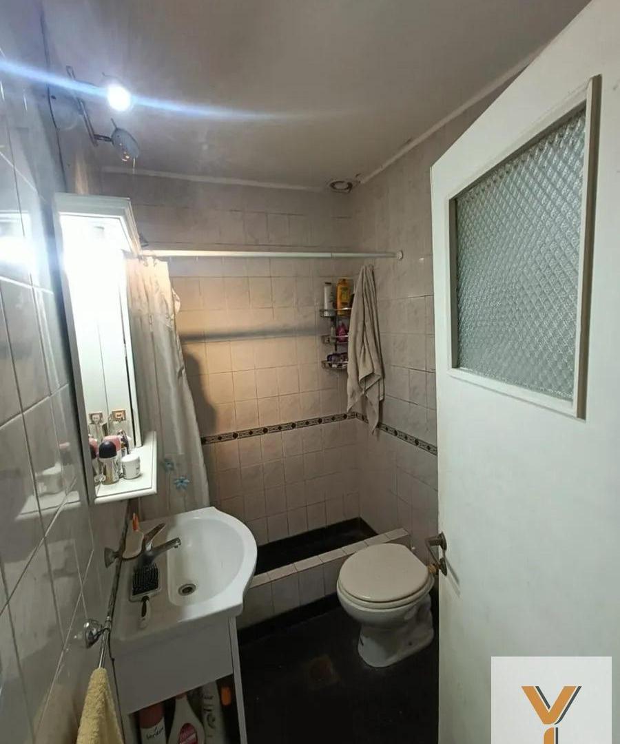 Foto de PH en venta - 2 Dormitorios 1 Baño - Colegiales, imagen 5