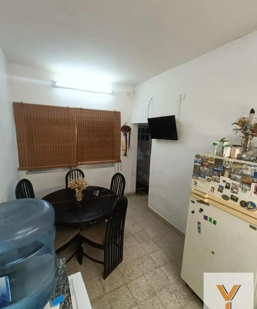 Foto de PH en venta - 2 Dormitorios 1 Baño - Colegiales, imagen 1