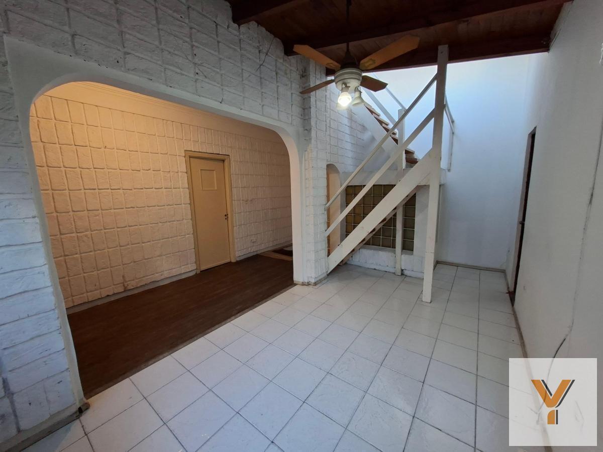 Foto de PH en venta - 5 Dormitorios 3 Baños - Parque Chacabuco, imagen 3