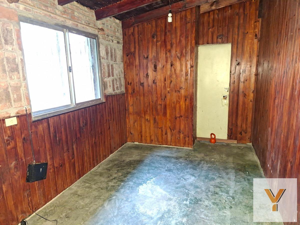Foto de PH en venta - 5 Dormitorios 3 Baños - Parque Chacabuco, imagen 1