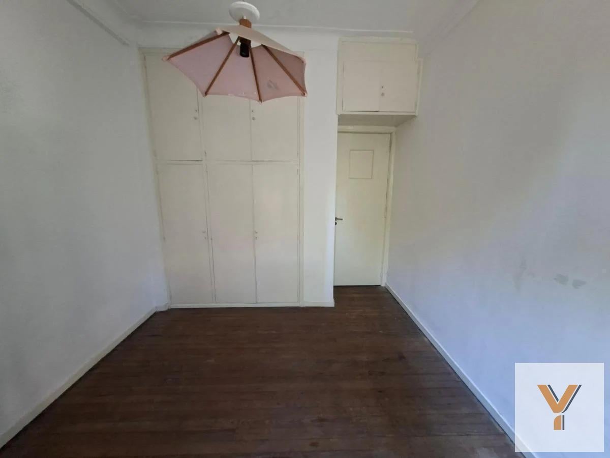 Foto de PH en venta - 5 Dormitorios 3 Baños - Parque Chacabuco, imagen 2