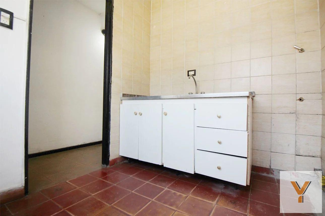 Foto de Departamento en venta - 2 Dormitorios 1 Baño - Lanús, imagen 3