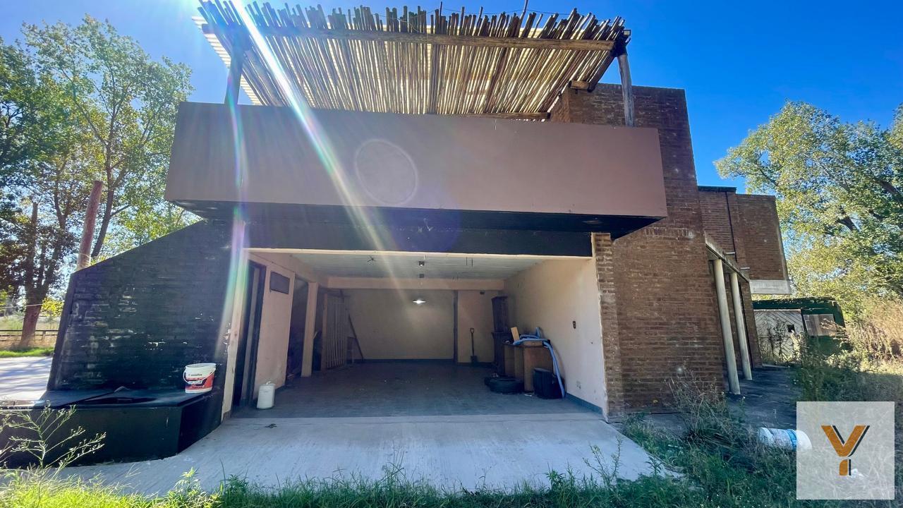 Foto de Campo en venta - 3 Dormitorios 4 Baños - La Plata, imagen 1