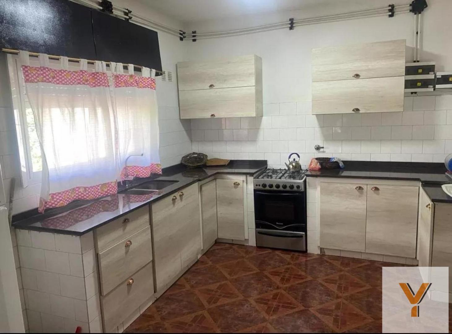 Foto de Casa en venta - 4 Dormitorios 1 Baño - 1.500Mts2 - Ezeiza, imagen 4