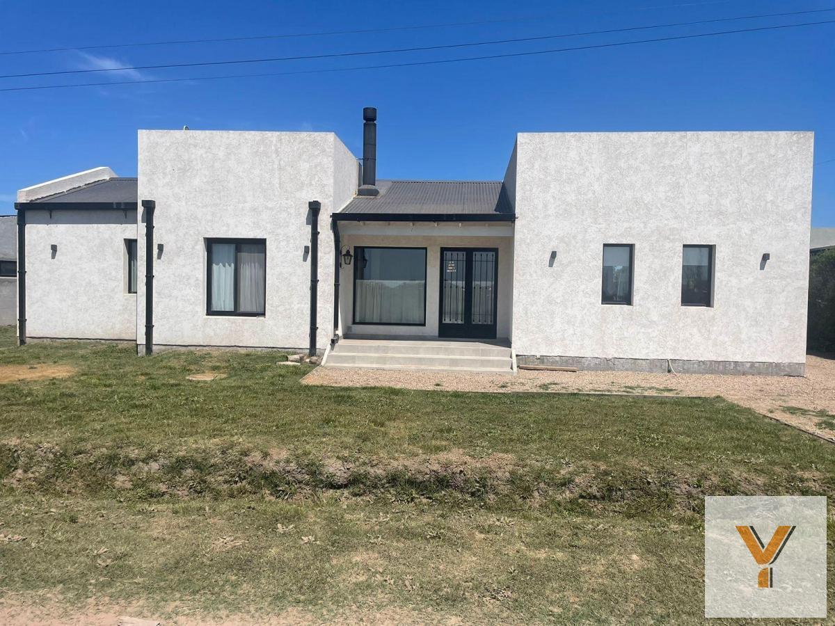 Foto de Casa en venta - 3 Dormitorios 2 Baños - Cochera - 180Mts2 - Monte, imagen 1