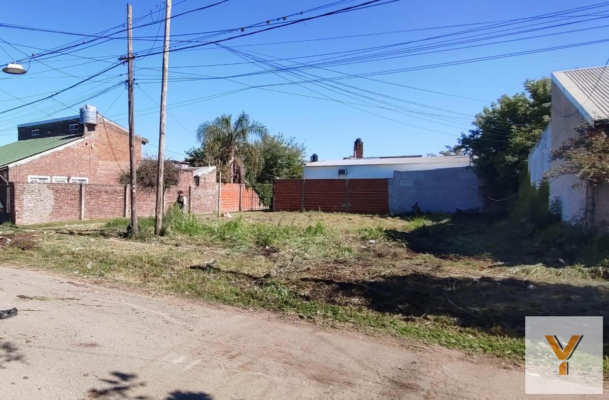 Foto de Terreno en venta - 300mts2 - Rosario, imagen 1
