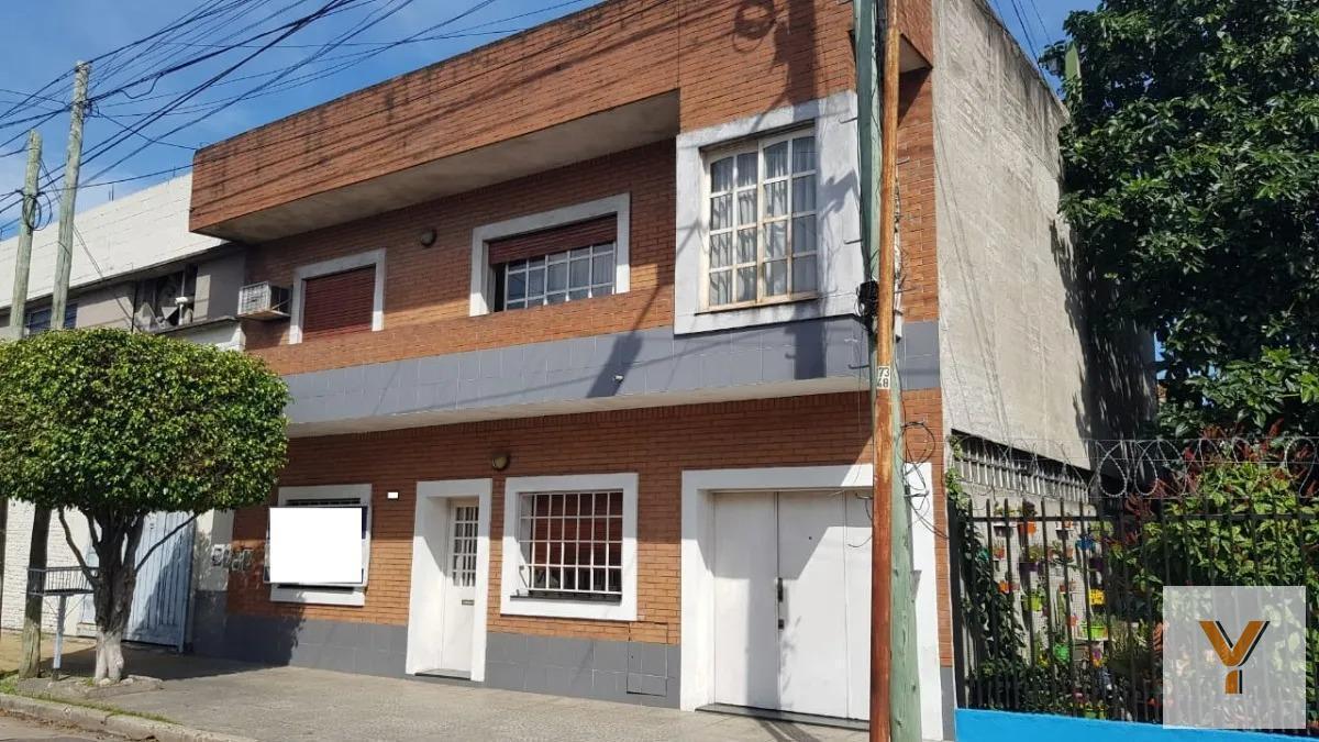 Foto de Casa en venta - 5 Dormitorios 2 Baños 1 Cochera - 192Mts2 - San Justo, imagen 2