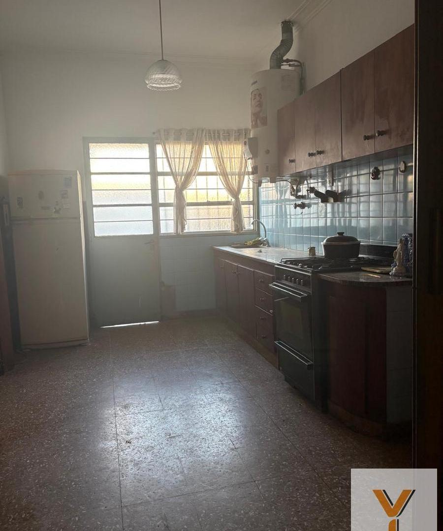 Foto de Casa en venta - 2 Dormitorios 1 Baño - La Plata, imagen 3