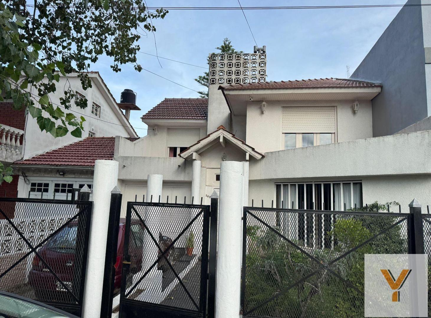 Foto de Casa en venta - 3 Dormitorios 2 Baños - Santa Teresita, imagen 1
