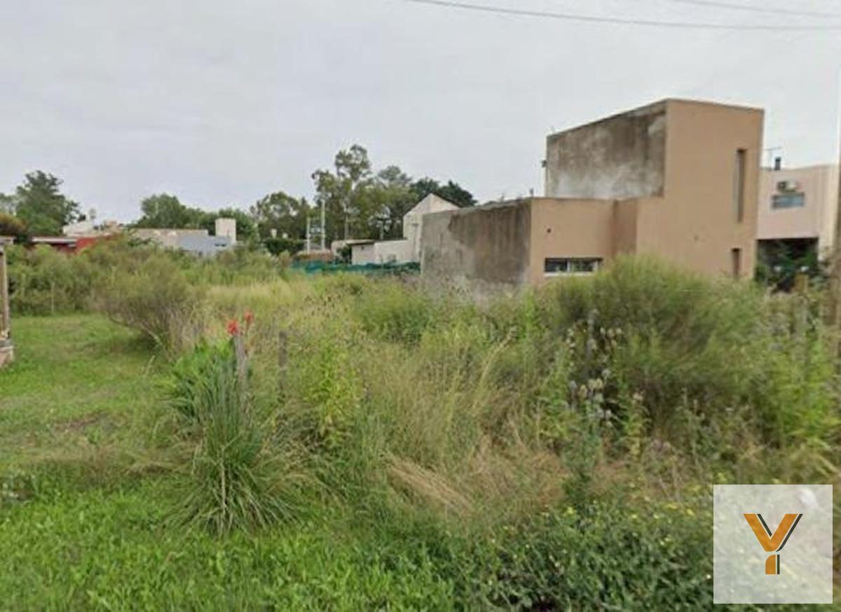 Foto de Terreno en venta - 300Mts2 - La Plata, imagen 2