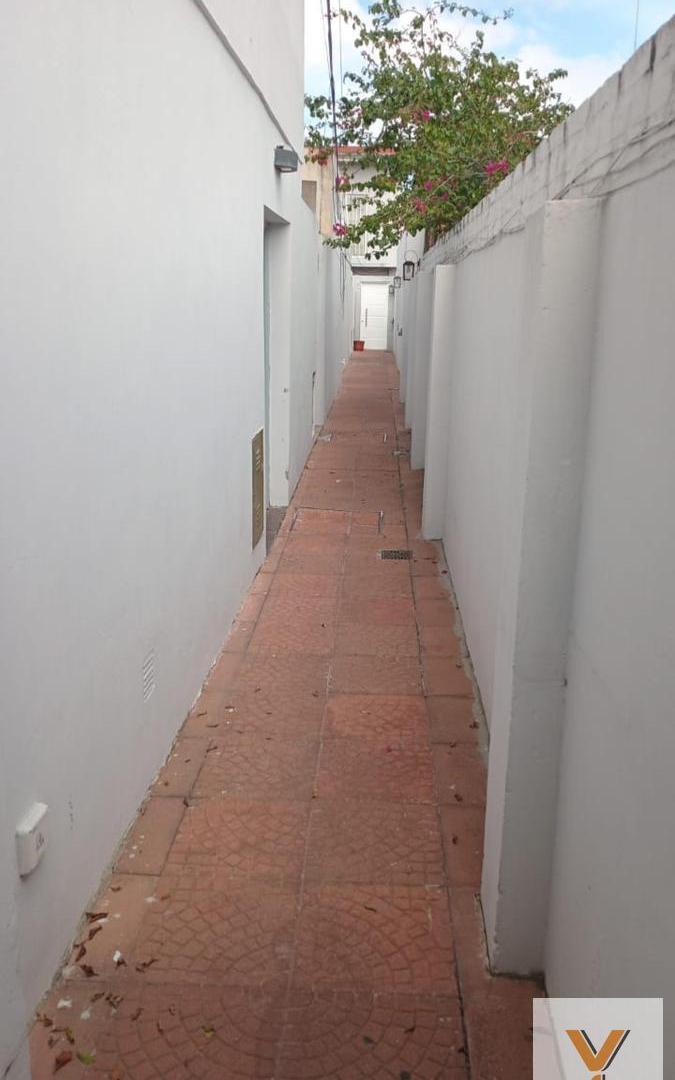 Foto de PH en venta - 1 Dormitorio 1 Baño - Lanús, imagen 1