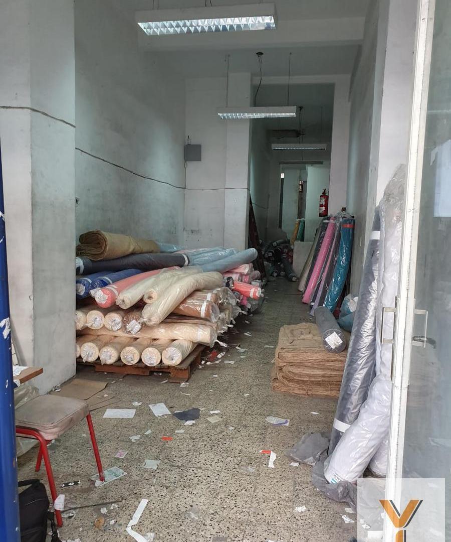 Foto de Local en venta - 1 Depósito 2 Baños - 150Mts2 - Balvanera, imagen 4