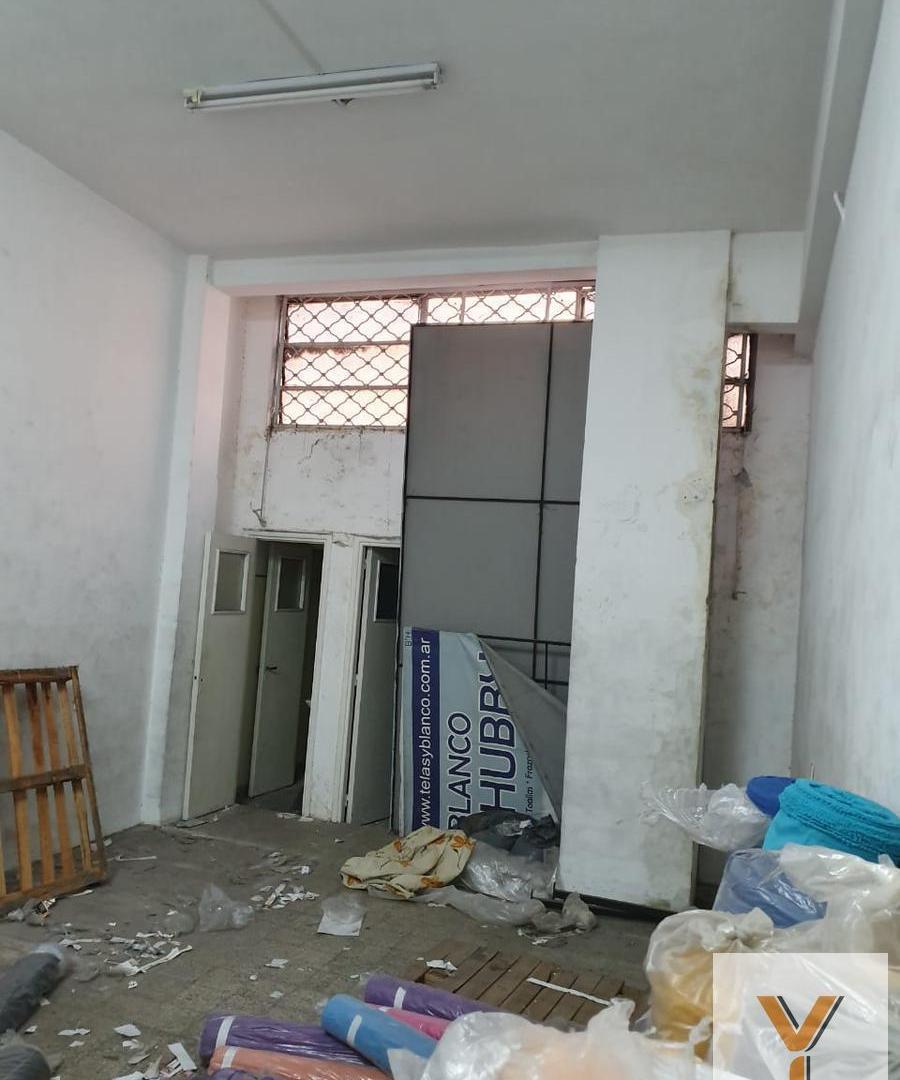 Foto de Local en venta - 1 Depósito 2 Baños - 150Mts2 - Balvanera, imagen 2