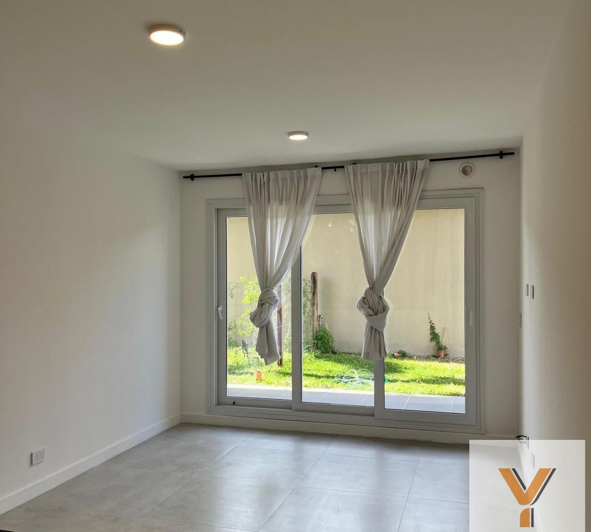 Foto de Casa en venta - 2 Dormitorios 2 Baños - Escobar, imagen 4