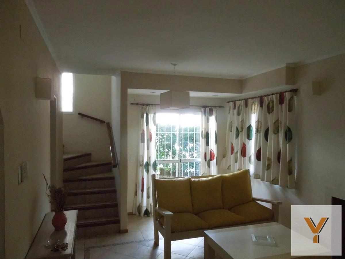 Foto de Tríplex en venta - 3 Dormitorios 1 Baño - 200Mts2 - Pinamar, imagen 1