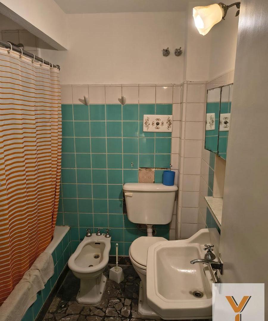Foto de Casa en Venta - 6 Dormitorios 5 Baños - 195mts - La Plata, imagen 3