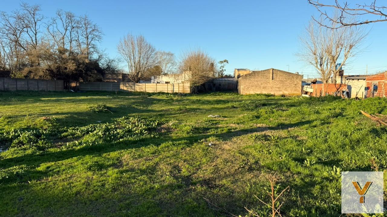 Foto de Terreno en Venta - - 422mts - Dolores, imagen 3