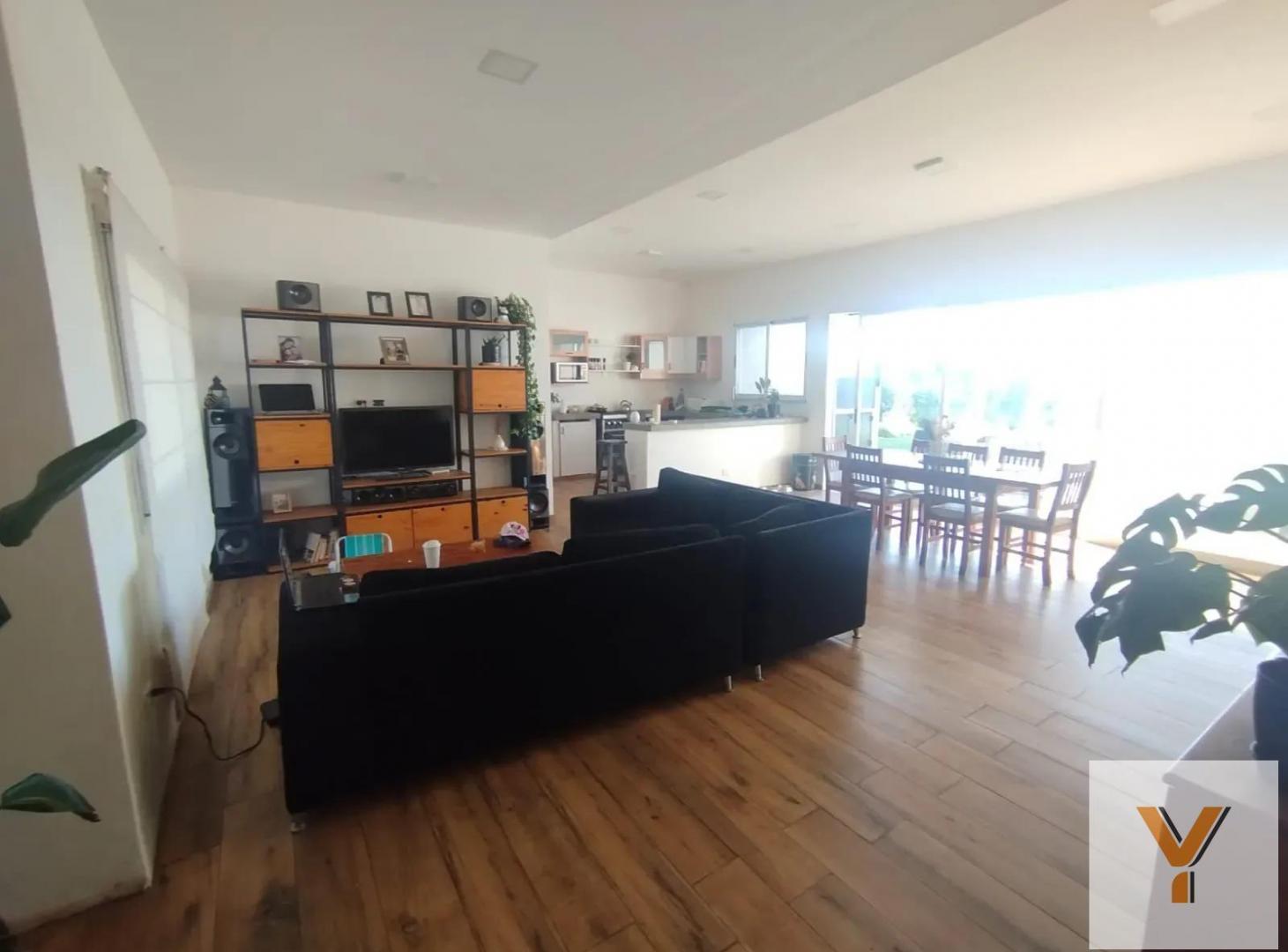 Foto de Casa en venta - 3 Dormitorios 4 Baños - Escobar, imagen 2