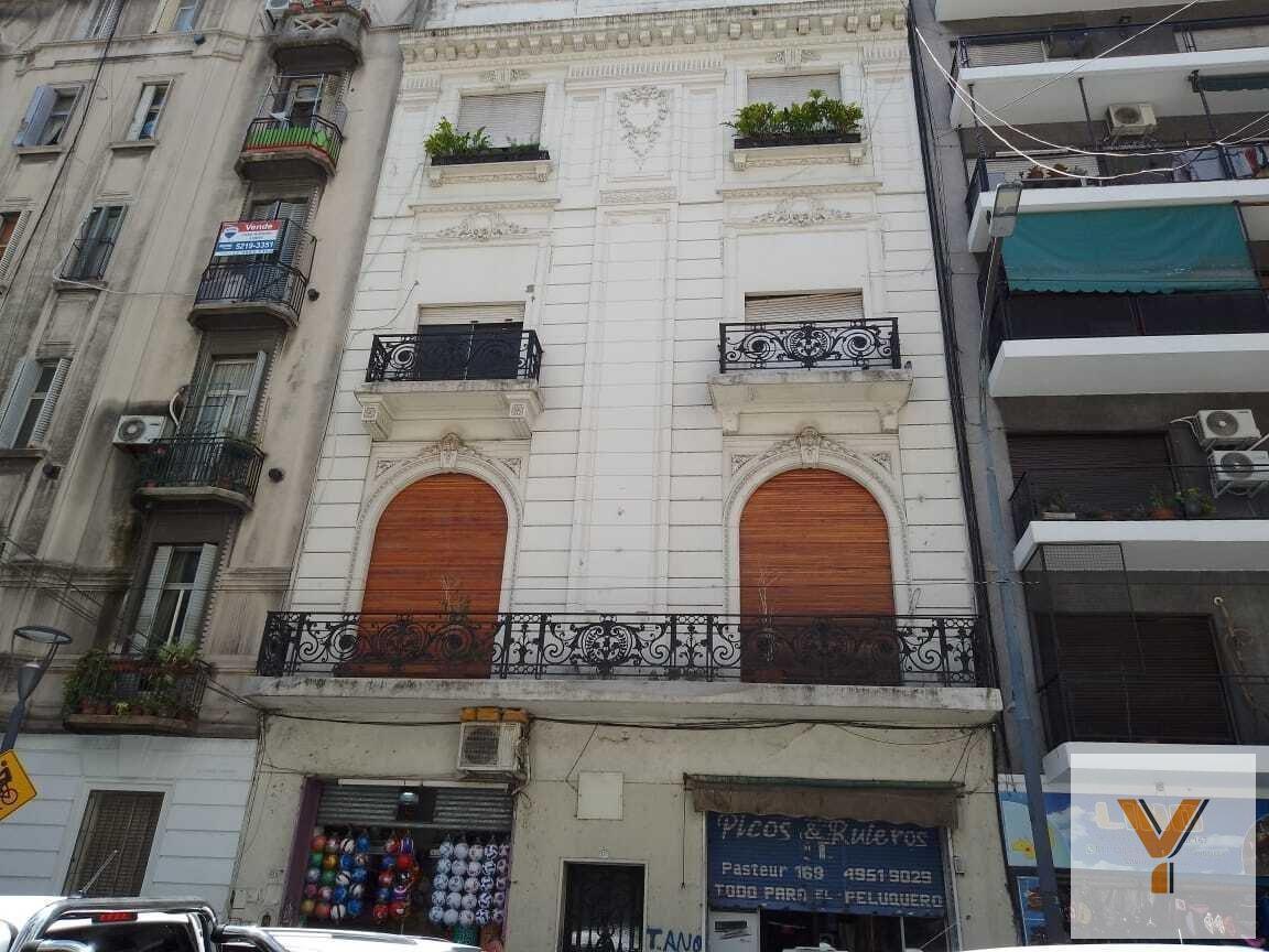 Foto de Departamento en venta - 5 Dormitorios 3 Baños - Once, imagen 1