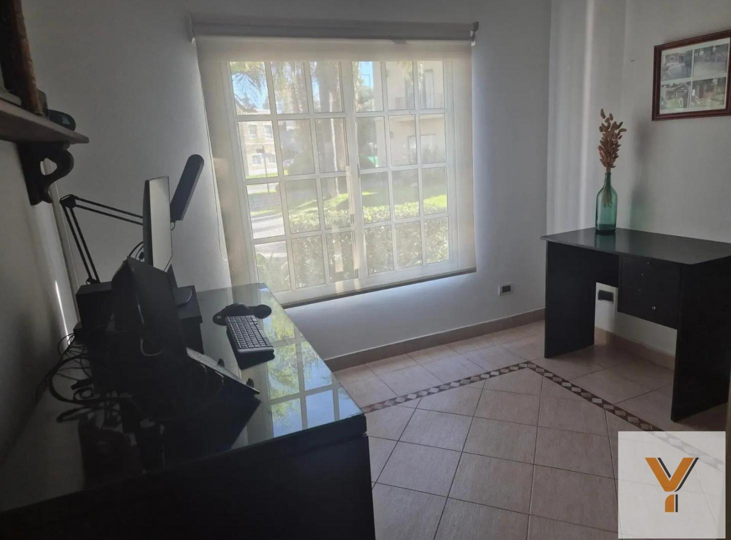 Foto de Casa en venta - 4 Dormitorios 8 Baños - Ezeiza, imagen 4