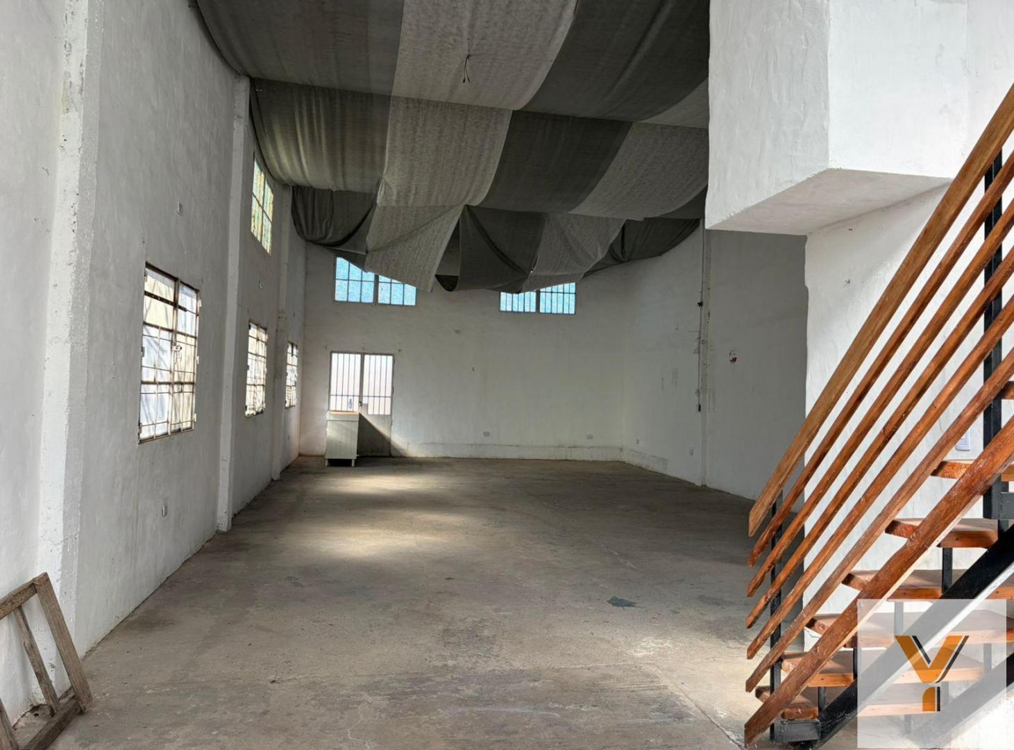 Foto de Galpón en alquiler - 5 Ambientes - La Plata, imagen 2