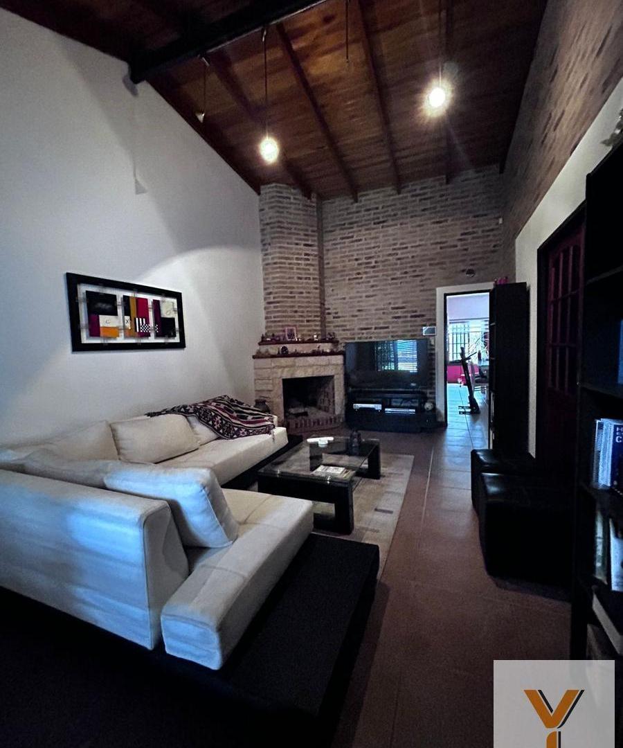 Foto de Casa en venta - 3 Dormitorios 4 Baños - La Plata, imagen 1