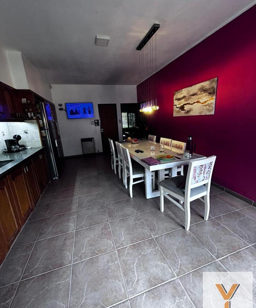 Foto de Casa en venta - 3 Dormitorios 4 Baños - La Plata, imagen 2