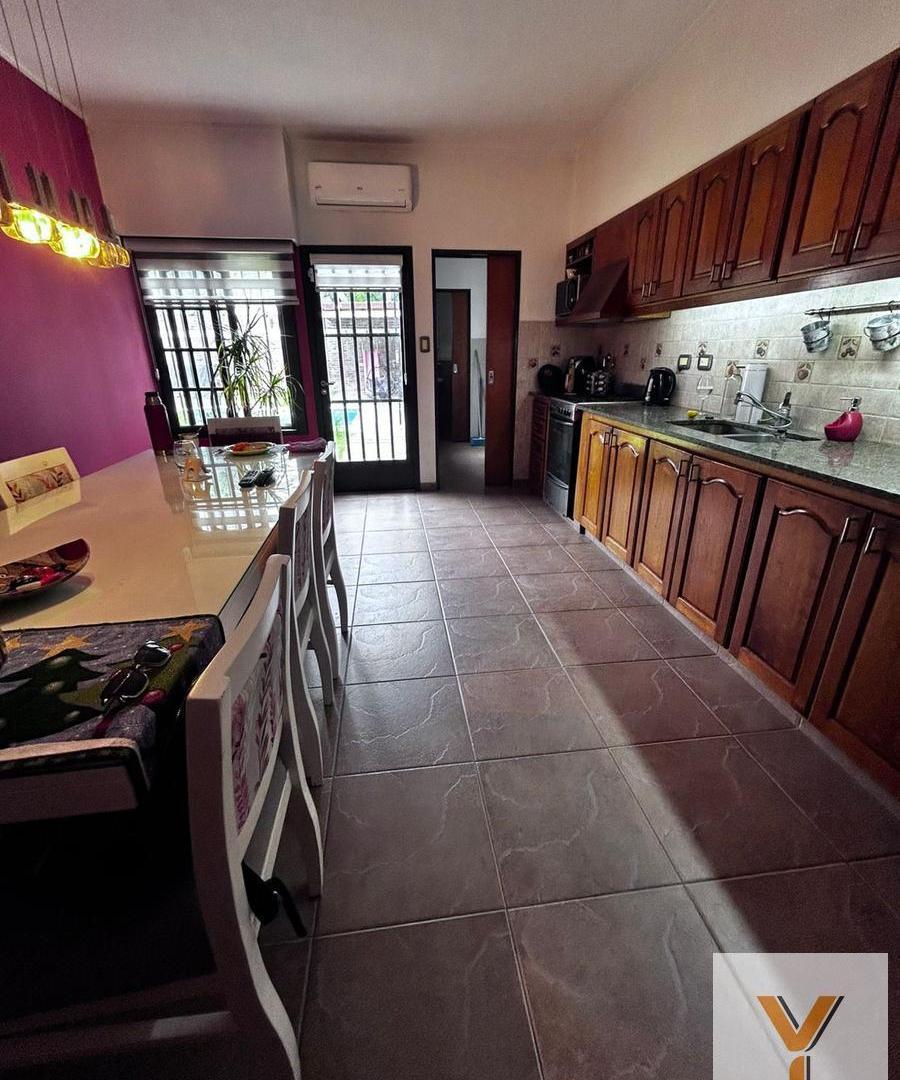 Foto de Casa en venta - 3 Dormitorios 4 Baños - La Plata, imagen 4