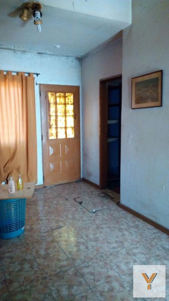 Foto de PH en venta - 4 Dormitorios 2 Baños - Cochera - 296Mts2 - Morón, imagen 1