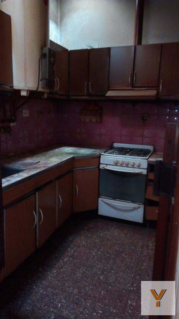 Foto de PH en venta - 4 Dormitorios 2 Baños - Cochera - 296Mts2 - Morón, imagen 2