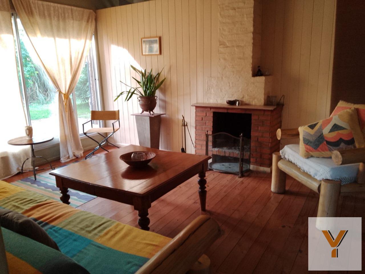 Foto de Casa en venta - 2 Dormitorios 2 Baños - Cochera - 3.237Mts2, imagen 2
