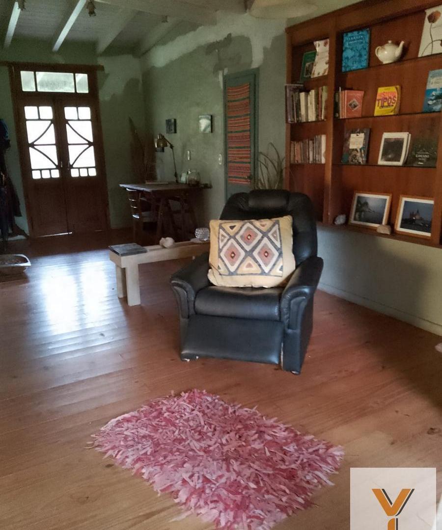 Foto de Casa en venta - 2 Dormitorios 2 Baños - Cochera - 3.237Mts2, imagen 3