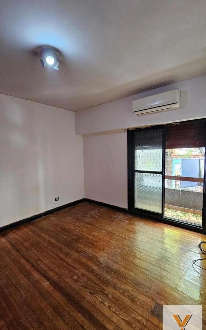 Foto de PH en venta - 3 Dormitorios 2 Baños - Lanús, imagen 1