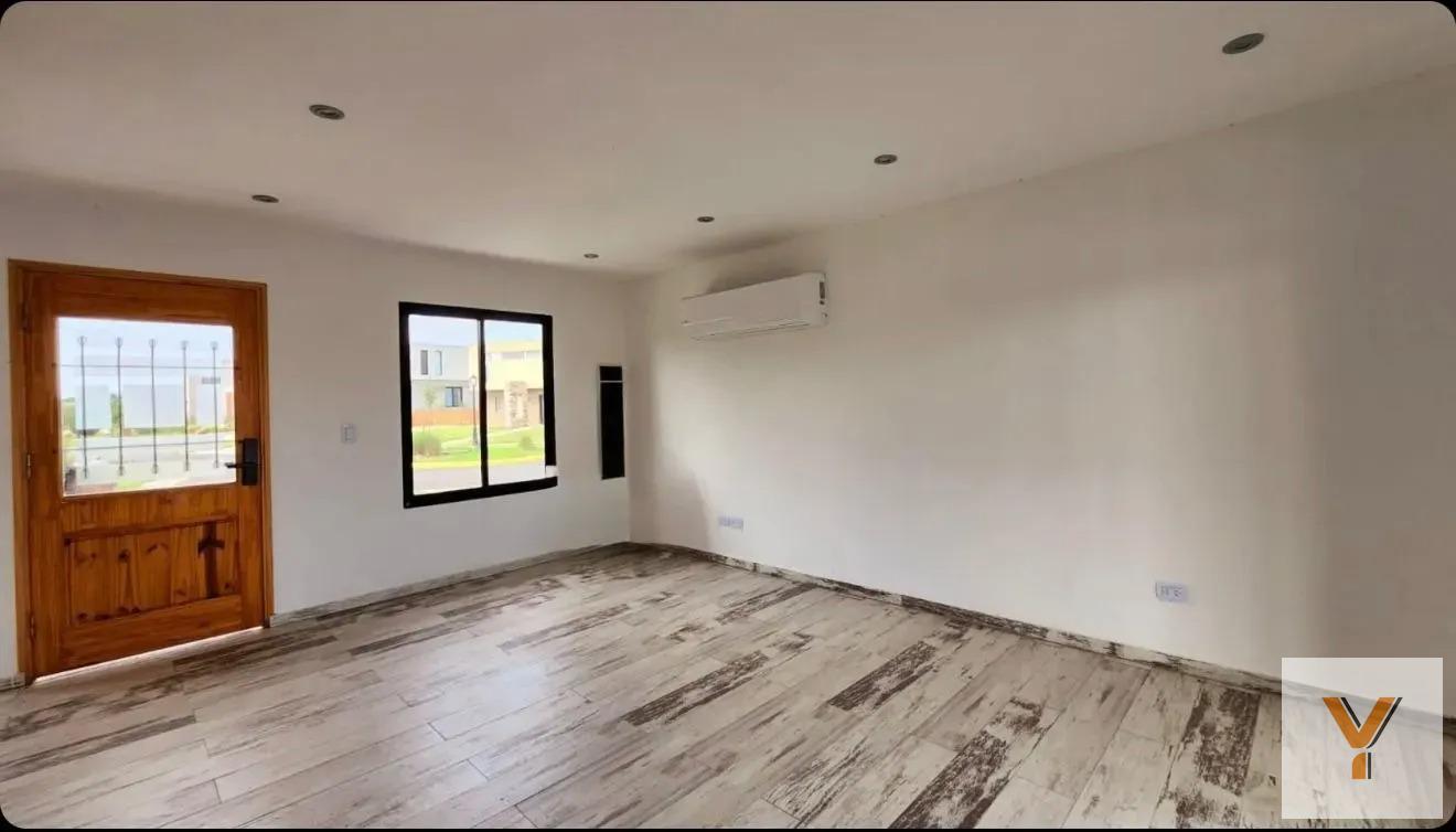 Foto de Casa en venta - 3 Dormitorios 3 Baños - Escobar, imagen 1