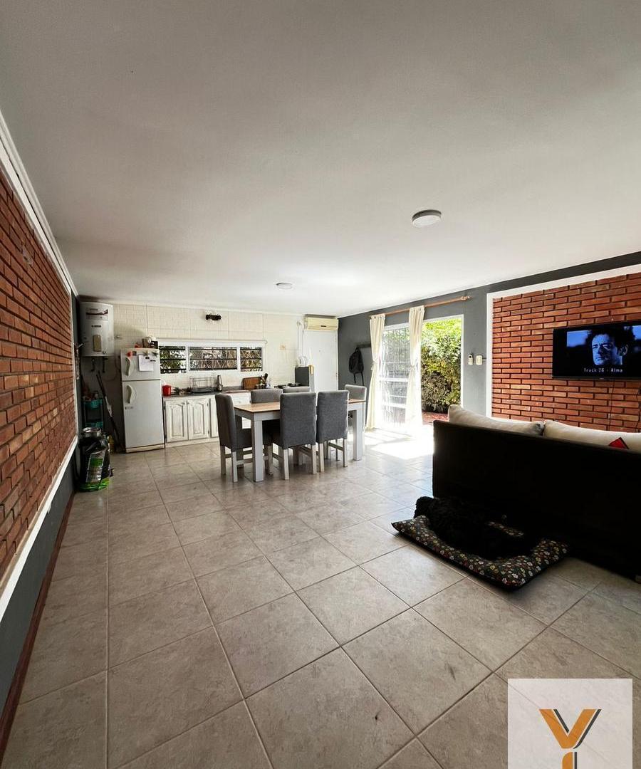 Foto de Casa en venta - 2 Dormitorios 2 Baños - Parque Sicardi., imagen 1