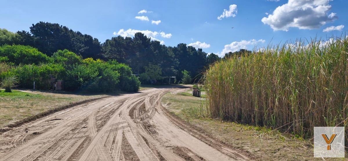 Foto de Terreno en venta - 906mts2 - Senderos IV, Costa Esmeralda, imagen 3