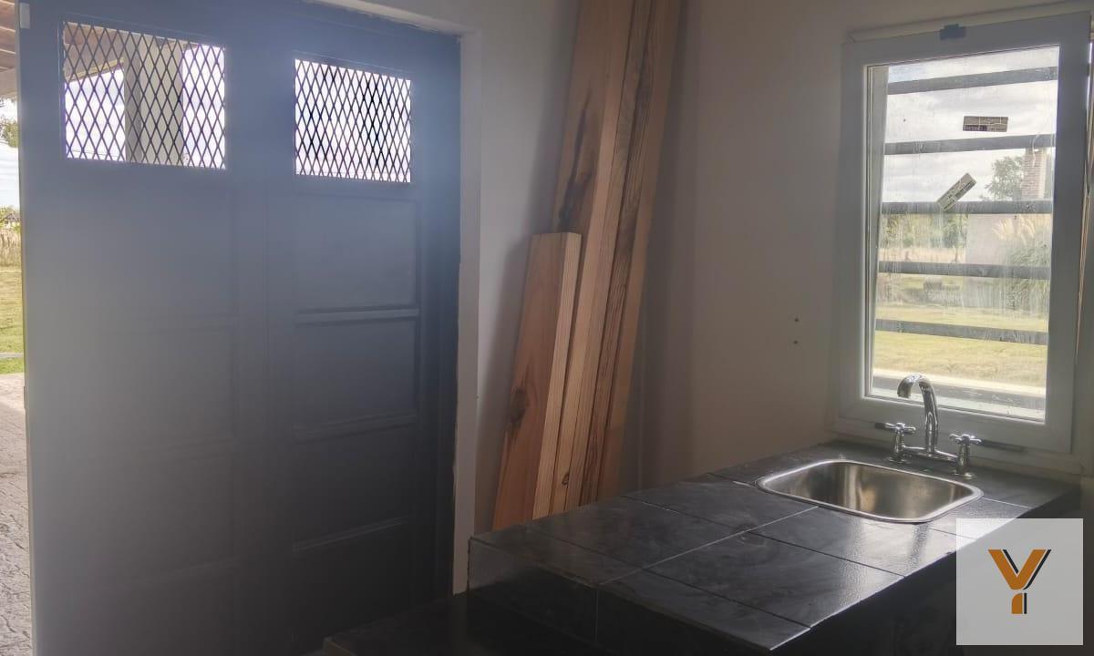 Foto de Casa en venta - 3 Dormitorios 2 Baños - Coronel Brandsen, imagen 2