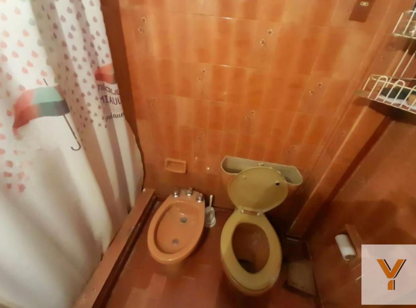 Foto de Casa en venta - 4 Dormitorios 3 Baños - Ituzaingó, imagen 2