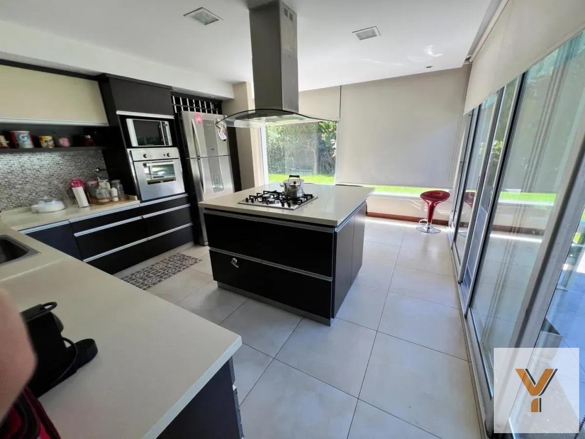 Foto de Casa en venta - 6 Dormitorios 5 Baños - La Plata, imagen 3