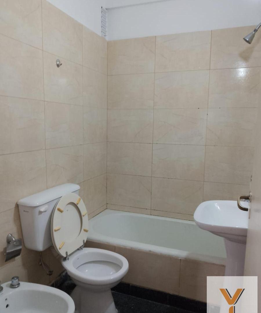 Foto de Departamento en Alquiler - 2 Dormitorios 1 Baño - 70mts - Recoleta, imagen 5