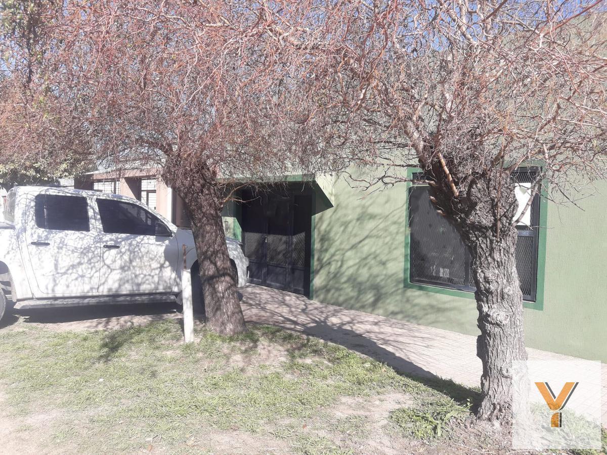 Foto de Casa en venta - 4 dormitorios 1 baño - 110mts2 - Berisso, imagen 1