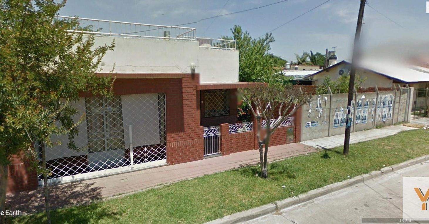 Foto de Casa en venta - 4 Dormitorios 2 Baños - Cochera - 207Mts2 - Quilmes, imagen 1