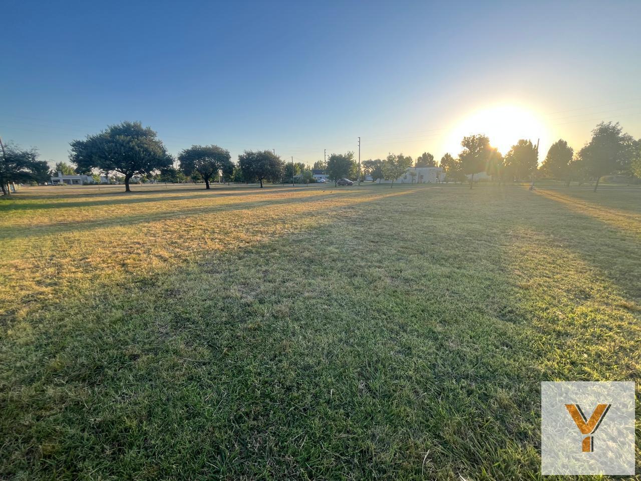 Foto de Terreno en venta - 2.100mts2 - San Vicente, imagen 2