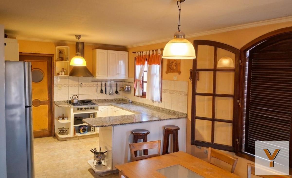 Foto de Casa en venta - 4 Dormitorios 1 Baño - Necochea, imagen 3