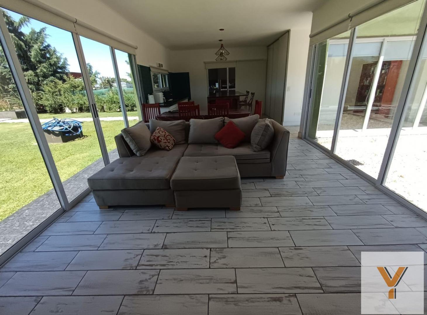 Foto de Casa en venta - 1 Dormitorio 1 Baño - Coronel Brandsen, imagen 1